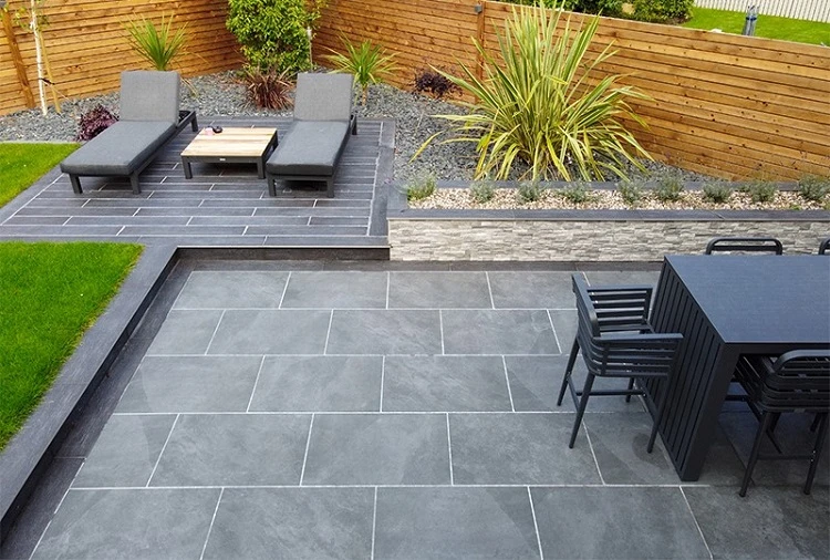 Mẫu gạch giả đá bazan lát sân vườn