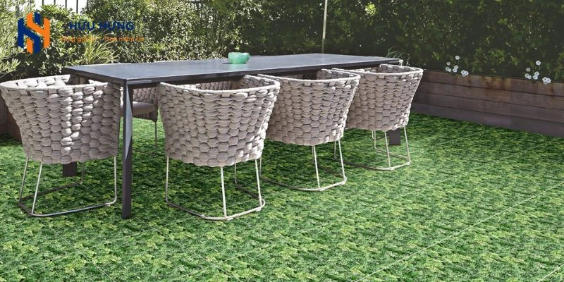 Chọn mua gạch lát sân vườn Ninh Bình cần quan tâm tới độ hài hòa của màu sắc và họa tiết.