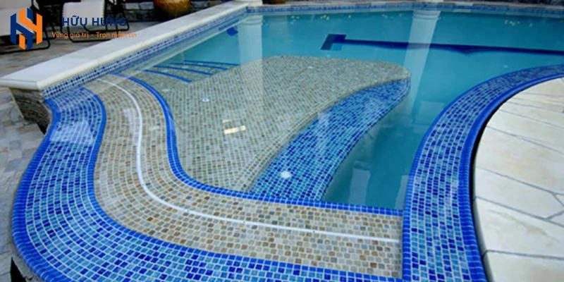 Chọn gạch ốp bể bơi luôn là khâu quan trọng nhất trong quá trình thi công hồ bơi.