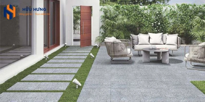 Khách hàng chọn mua gạch ốp lát tại Hữu Hưng sẽ có được lựa chọn ưng ý.